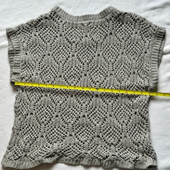 sweater - Picture 2 of 3